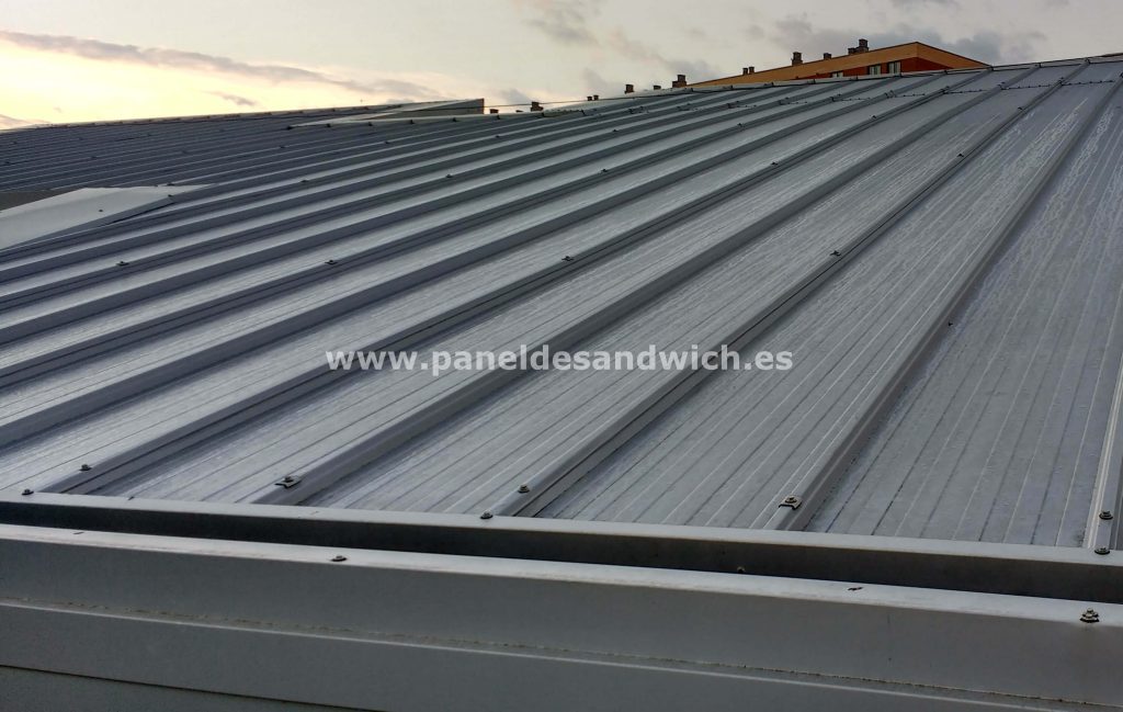 Protege tu tejado ante el fuego al mejor precio con Panel Sandwich